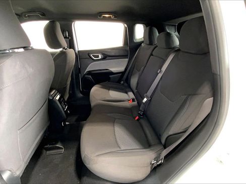 Used 2025 Jeep Compass Sport image 24