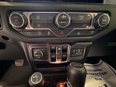 New 2025 Jeep Gladiator Sport image 22