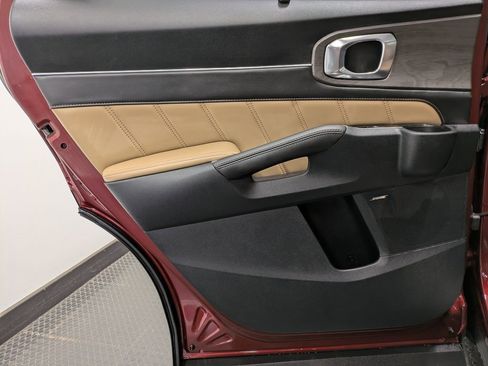 Certified 2024 Kia Sorento SX Prestige w/ Olive Brown Leather Package image 21