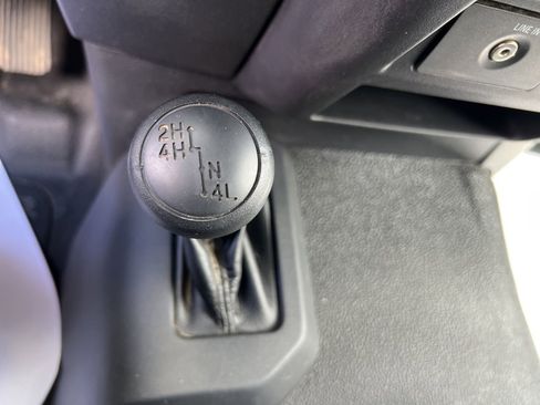 Used 2017 Ford F550 4x4 Regular Cab Super Duty image 24