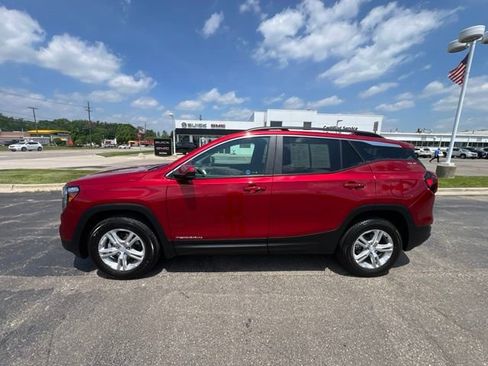Used 2023 GMC Terrain SLE w/ Driver Convenience Package AWD/4WD image 8