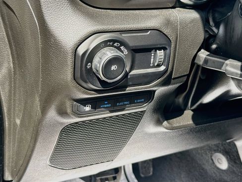 Used 2023 Jeep Wrangler Unlimited AWD/4WD image 11