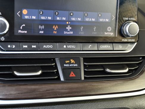 Used 2024 Nissan Altima 2.5 SV FWD image 29