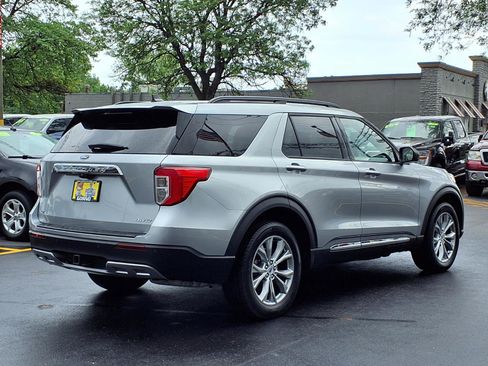 Used 2023 Ford Explorer XLT w/ Equipment Group 202A AWD/4WD image 2