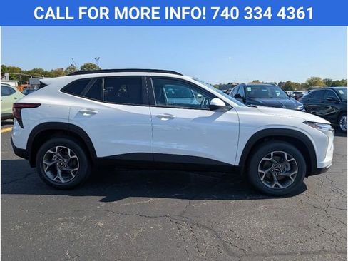 New 2026 Chevrolet Trax LT w/ Driver Confidence Package image 9