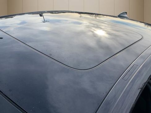 Used 2023 BMW M550i xDrive w/ Dynamic Handling Package image 19