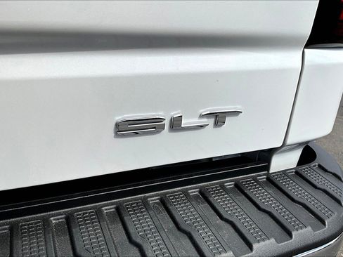 Used 2024 GMC Sierra 1500 SLT w/ SLT Premium Plus Package image 32