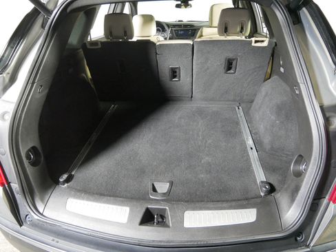 Used 2017 Cadillac XT5 Luxury w/ Driver Awareness Package image 18