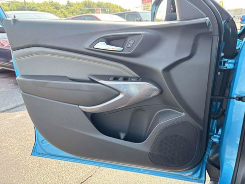Used 2025 Chevrolet Trax ACTIV w/ Sunroof Package FWD image 15