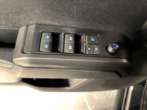 Used 2022 Toyota Tacoma TRD Sport w/ TRD Premium Sport Package AWD/4WD image 19