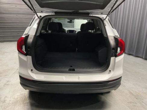 Used 2022 GMC Terrain SLE image 7