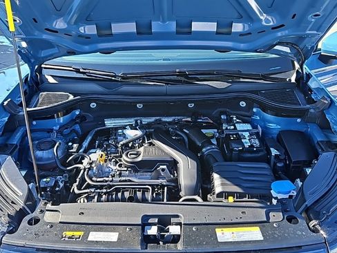 Used 2025 Volkswagen Taos SEL image 10