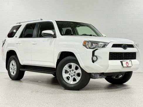 Used 2017 Toyota 4Runner SR5 image 4