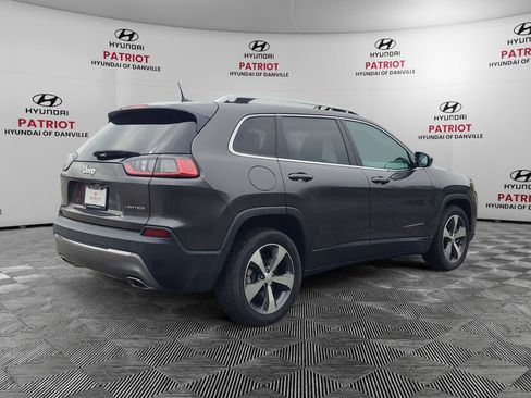 Used 2021 Jeep Cherokee Limited FWD image 3