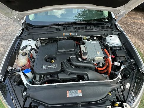 Used 2015 Ford Fusion SE w/ Equipment Group 502A FWD image 9