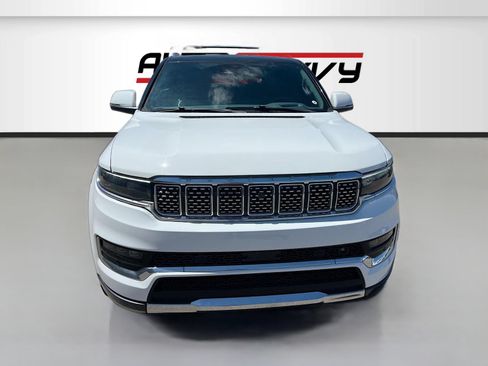 Used 2022 Jeep Grand Wagoneer Series II w/ Convenience Group III AWD/4WD image 2