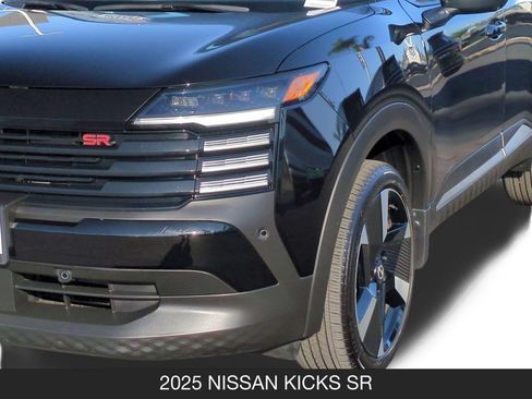 Used 2025 Nissan Kicks SR FWD image 10