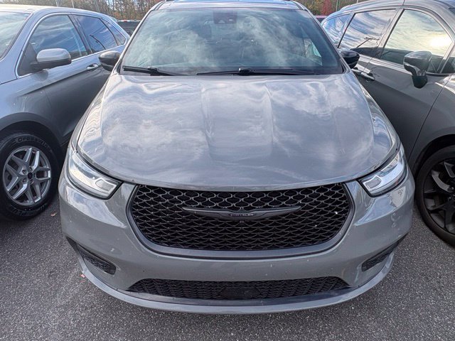 Used 2025 Chrysler Pacifica Limited FWD image 20