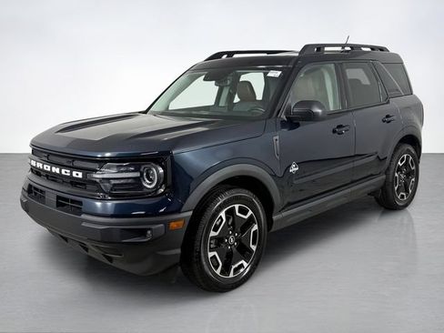 Certified 2022 Ford Bronco Sport Outer Banks w/ Tech Package AWD/4WD image 7