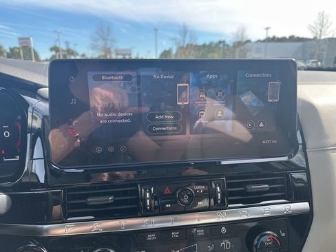 New 2026 Nissan Pathfinder SL image 17