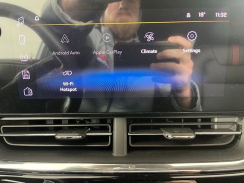 New 2026 Chevrolet Trax RS w/ Sunroof Package image 26