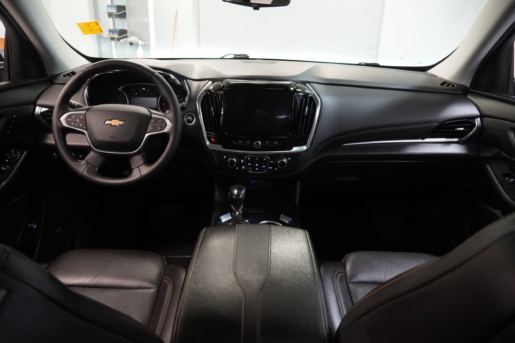 Used 2021 Chevrolet Traverse Premier w/ Redline Edition AWD/4WD image 12