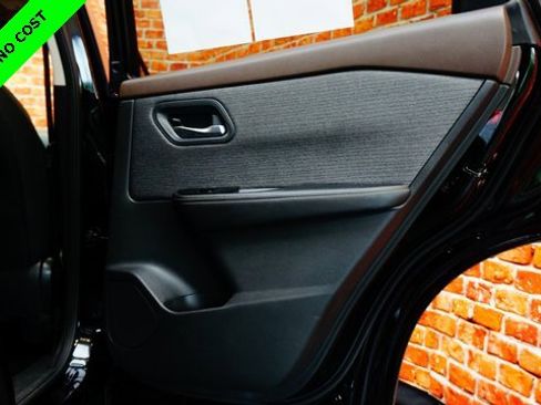 Used 2022 Nissan Rogue SV image 48