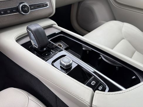 Certified 2023 Volvo XC90 B6 Core AWD/4WD image 26