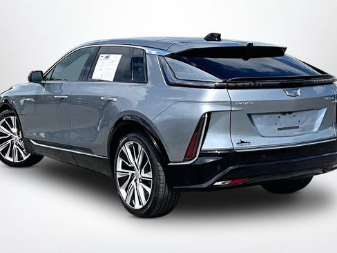 Used 2024 Cadillac Lyriq Luxury w/ LPO, Floor Liner Package AWD/4WD image 5