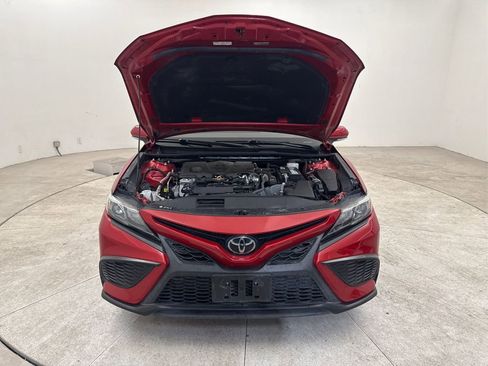 Used 2022 Toyota Camry SE FWD image 13
