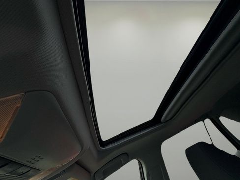 Used 2021 Toyota RAV4 XLE w/ Convenience Package image 23