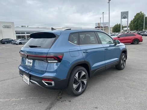 New 2026 Volkswagen Taos SE AWD/4WD image 3
