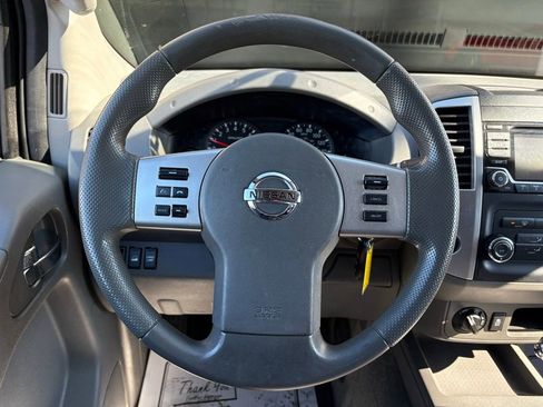 Used 2016 Nissan Frontier SV image 21