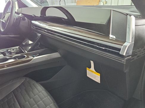 New 2026 Cadillac Escalade Platinum Sport w/ LPO, ONYX Package image 24