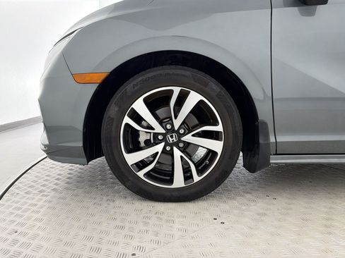 Used 2018 Honda Odyssey Elite image 12
