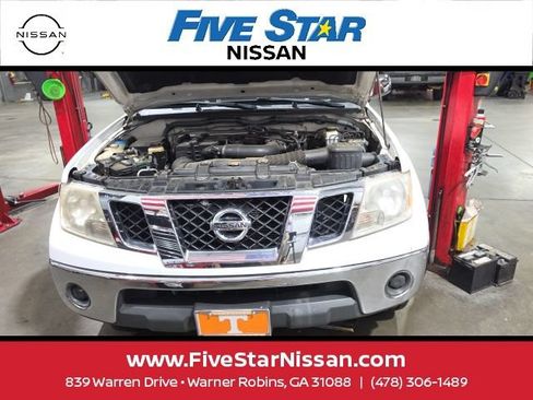 Used 2010 Nissan Frontier SE w/ Power Pkg RWD image 2