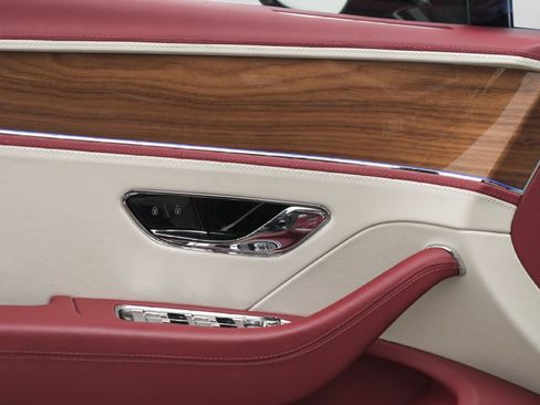 Used 2023 Bentley Flying Spur V8 AWD/4WD image 9