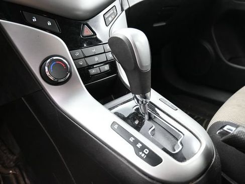 Used 2012 Chevrolet Cruze LS FWD image 21