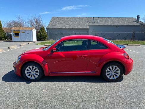 Used 2019 Volkswagen Beetle 2.0T SE image 9