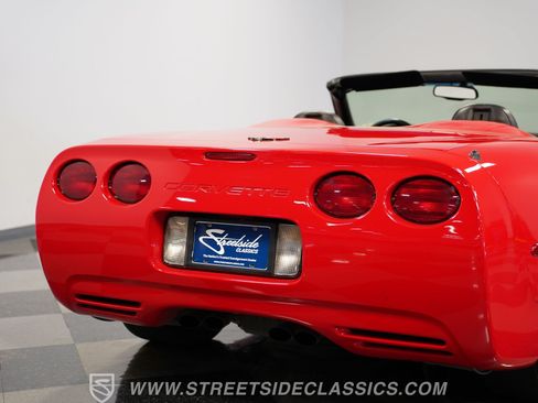 Used 1999 Chevrolet Corvette Convertible w/ Memory Pkg RWD image 27