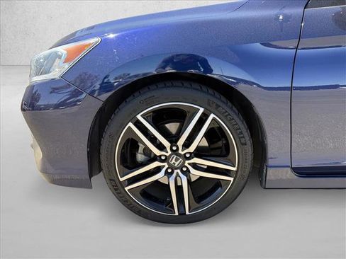 Used 2016 Honda Accord Sport image 11