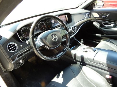 Used 2017 Mercedes-Benz S 550 Sedan image 11