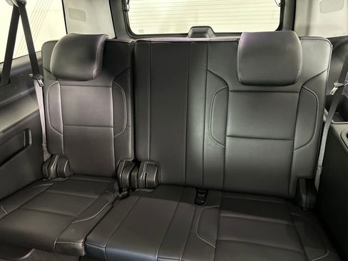 Used 2020 Chevrolet Suburban LT AWD/4WD image 17