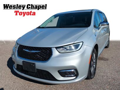 Used 2022 Chrysler Pacifica Limited