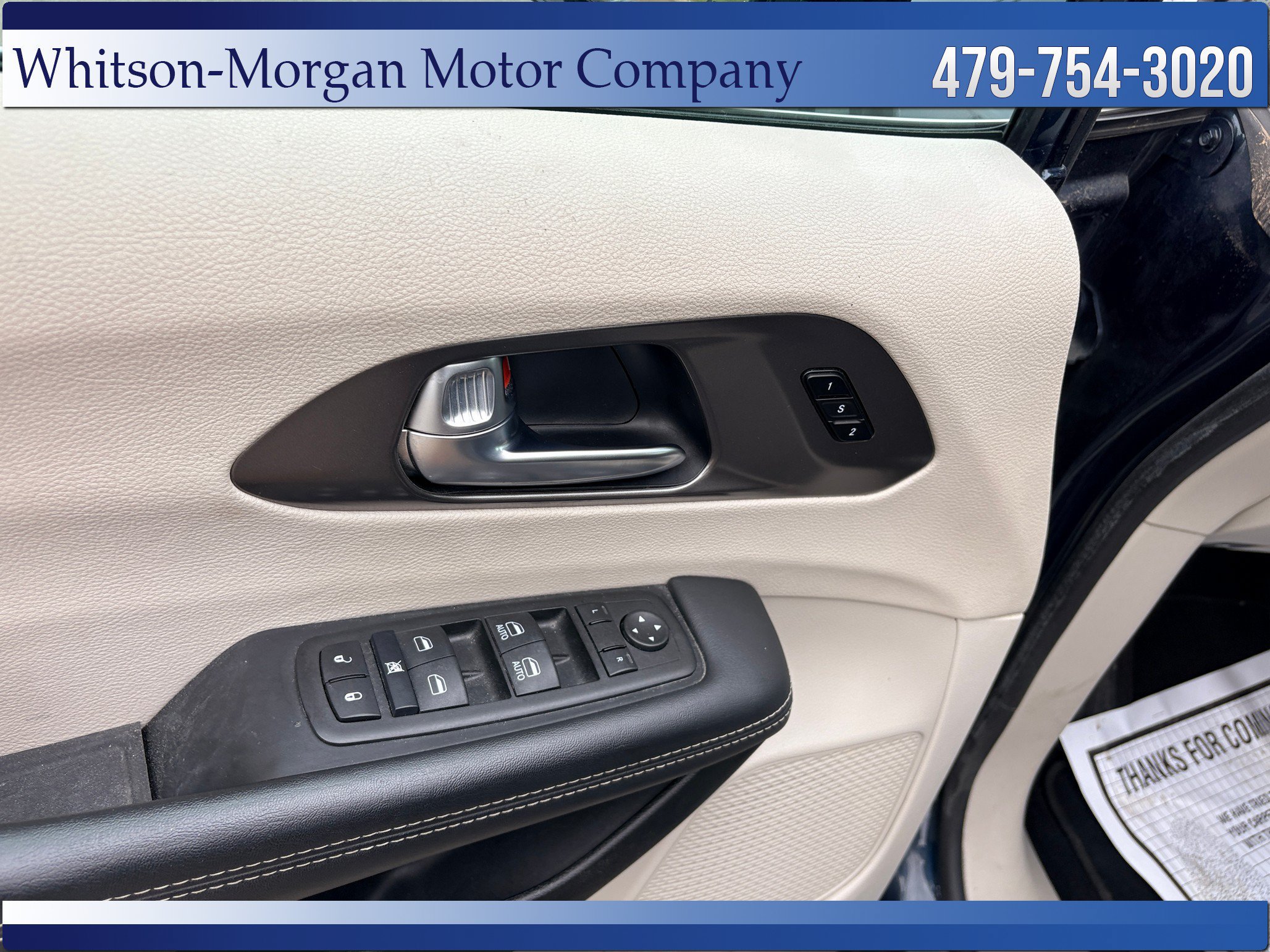 Used 2024 Chrysler Pacifica Touring-L FWD image 12