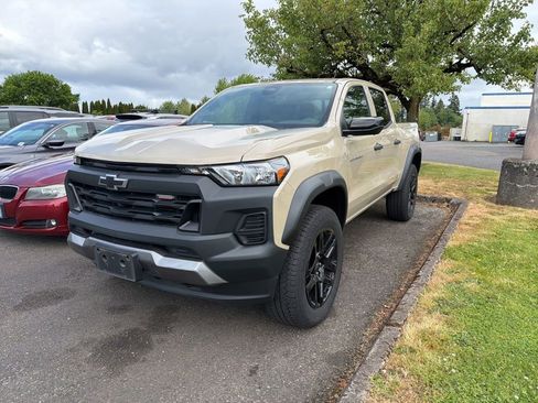 Used 2023 Chevrolet Colorado Trail Boss w/ Technology Package AWD/4WD image 1