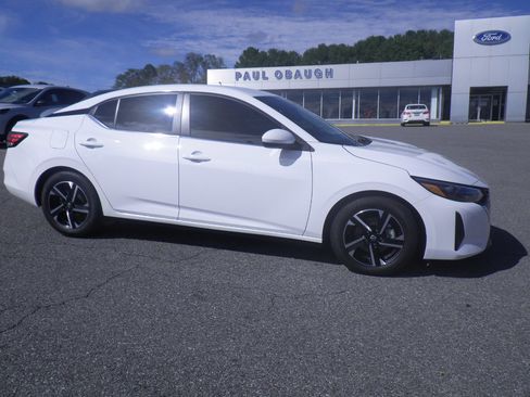 Used 2025 Nissan Sentra SV image 8