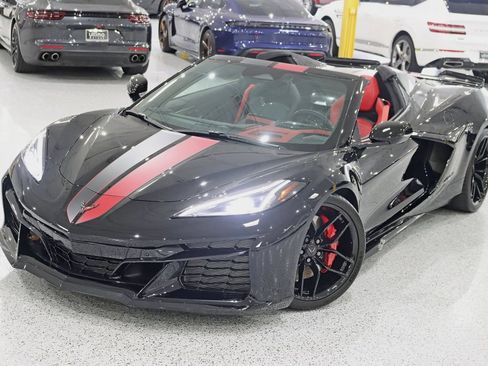 Used 2026 Chevrolet Corvette Z06 w/ Stealth Interior Trim Package RWD image 6