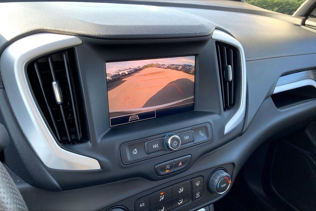 Used 2024 GMC Terrain SLE FWD image 13