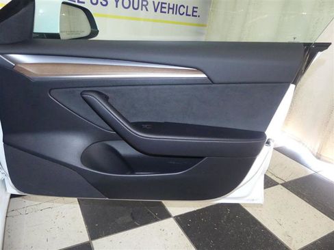 Used 2023 Tesla Model 3 Standard Range image 23